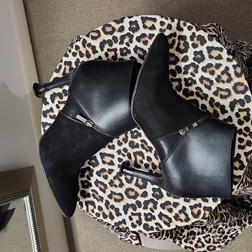Elegant Suede Black Ankle Boots